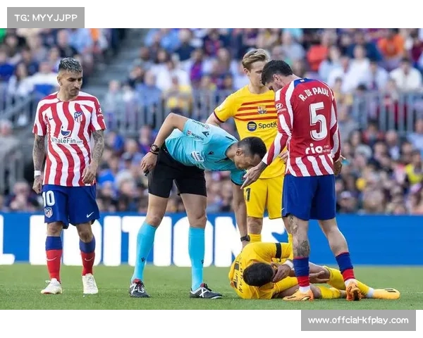 巴萨贝蒂斯对攻战现两粒点球，VAR判罚引发争议